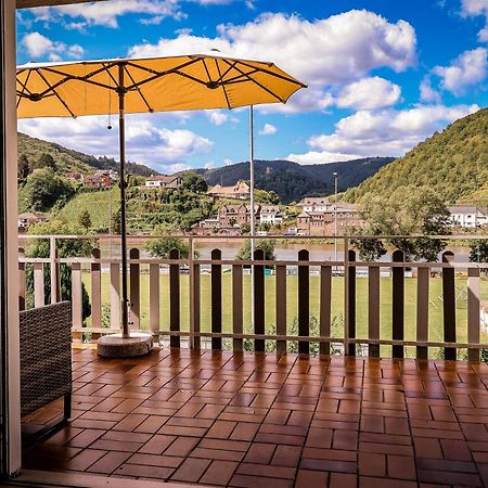 Traumaussicht Kamin Balkon Burgblick 65 Zoll Tv Netflix Sky Joyn Lindenplatz Apartment Bullay Bagian luar foto