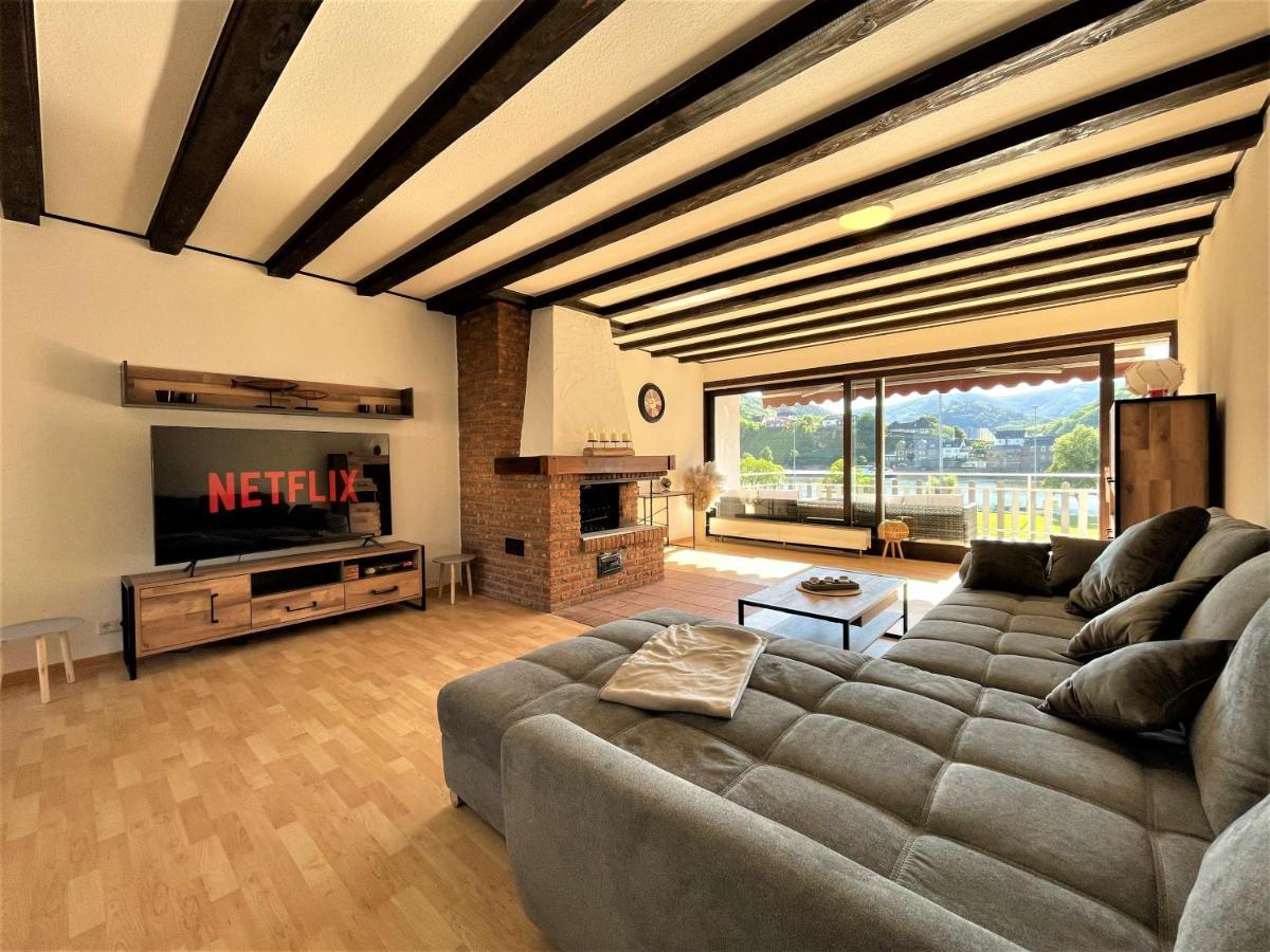 Traumaussicht Kamin Balkon Burgblick 65 Zoll Tv Netflix Sky Joyn Lindenplatz Apartment Bullay Bagian luar foto