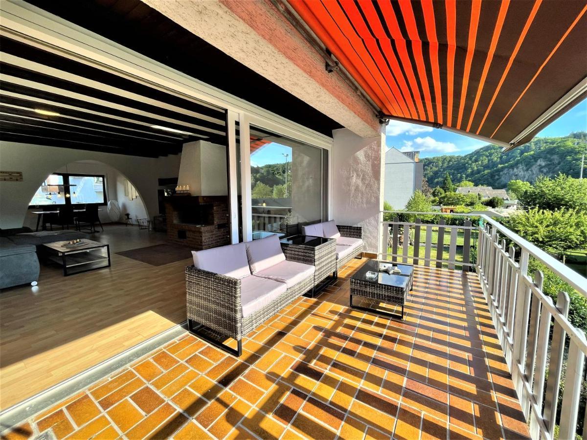 Traumaussicht Kamin Balkon Burgblick 65 Zoll Tv Netflix Sky Joyn Lindenplatz Apartment Bullay Bagian luar foto