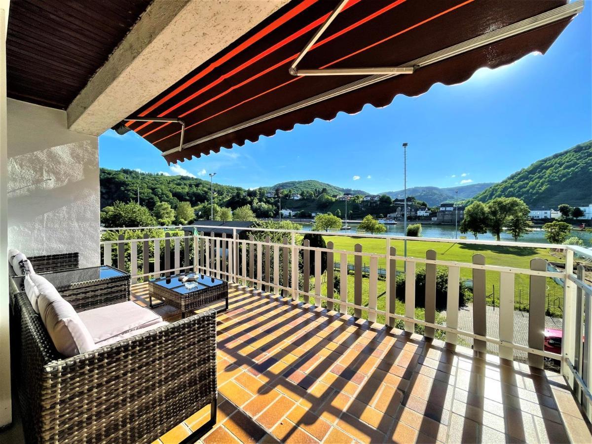 Traumaussicht Kamin Balkon Burgblick 65 Zoll Tv Netflix Sky Joyn Lindenplatz Apartment Bullay Bagian luar foto