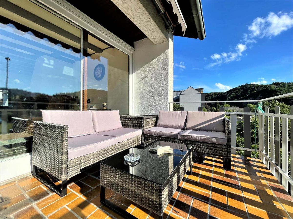 Traumaussicht Kamin Balkon Burgblick 65 Zoll Tv Netflix Sky Joyn Lindenplatz Apartment Bullay Bagian luar foto