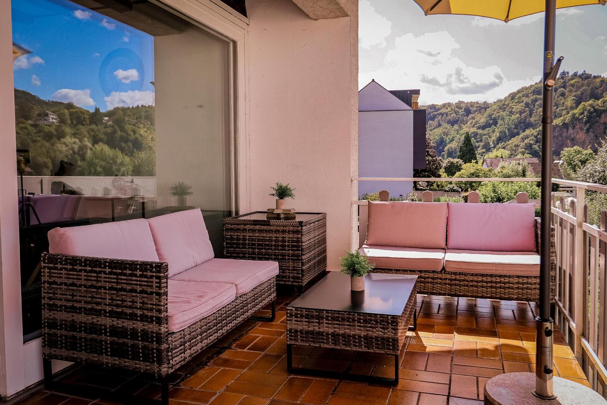 Traumaussicht Kamin Balkon Burgblick 65 Zoll Tv Netflix Sky Joyn Lindenplatz Apartment Bullay Bagian luar foto